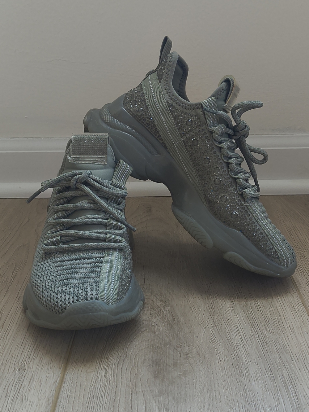Steve Madden Olive Green Maxima Chunky Rhinestone Sneaker | Size 6